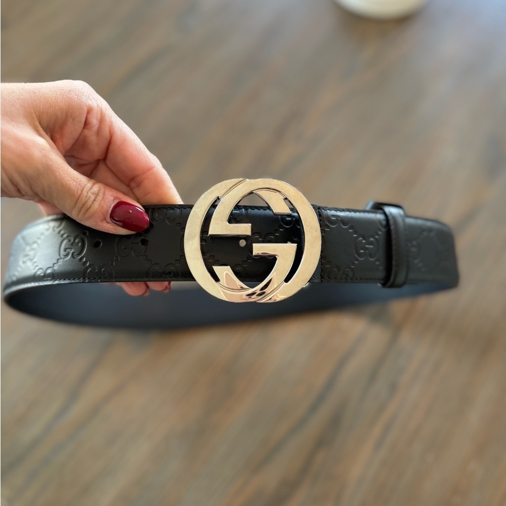 Men’s Gucci black leather belt